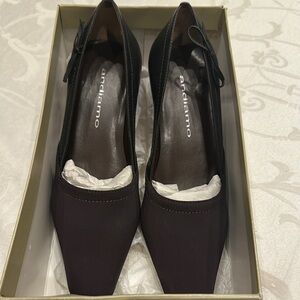 New Andiamo Women's Brown Leather & Microfiber Brazilian 2.5” Heels NWOT